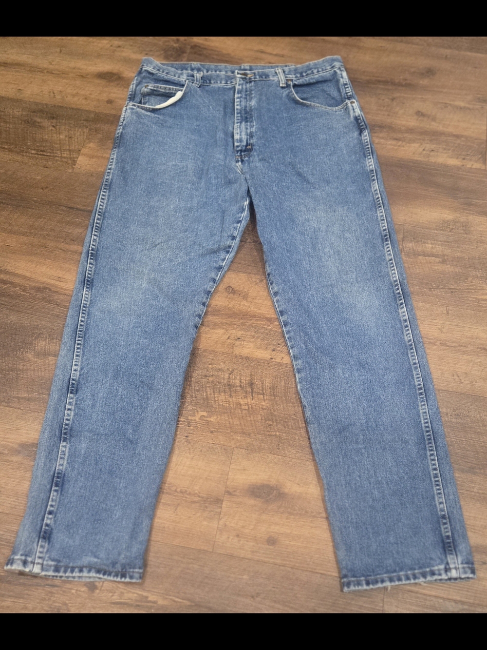 Wrangler Men’s Straight Jeans in Medium Blue 40x34